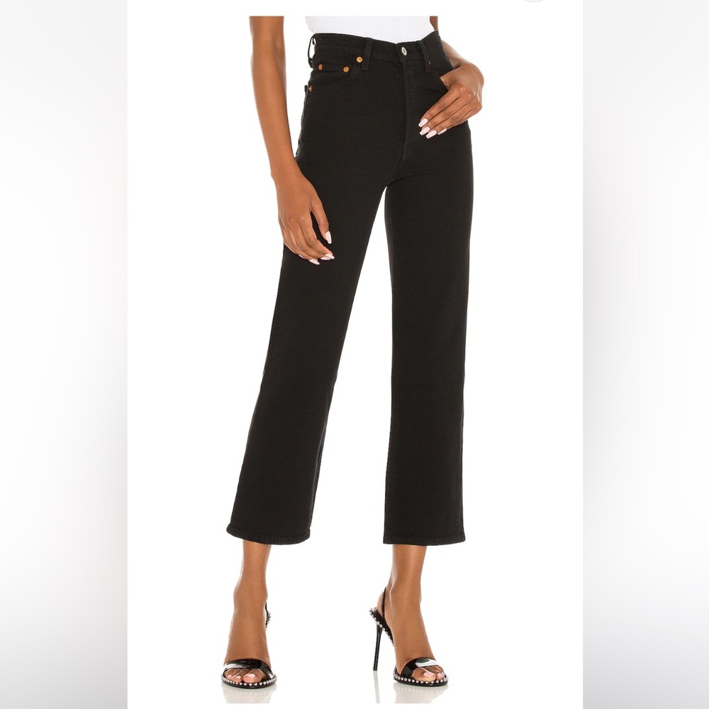 Levi’s Ribcage Straight Ankle Jean.